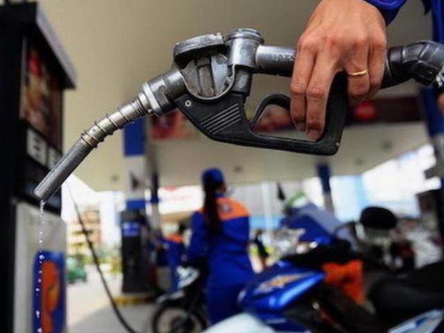 Giá xăng, dầu ngày 1/12 giảm hơn 1.000 đồng/lít
