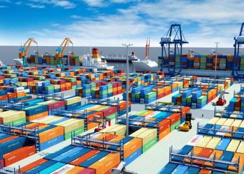Việt Nam: Kim ngạch xuất nhập khẩu chính thức vượt 600 tỷ USD