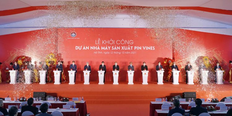 vimoney-nhaVingroup khởi công xây nhà máy sản xuất pin 4.000 tỷ đồng-may-san-xuat-pin1