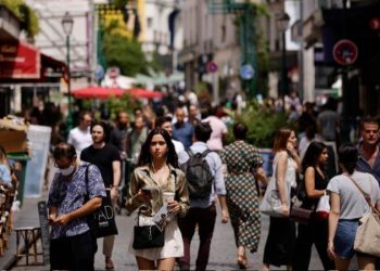 Khoảng lùi Omicron tạo ra là "cơ hội vàng" để mua cổ phiếu ngành du lịch