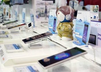 Việt Nam: Doanh số smartphone tăng 5 lần sau giãn cách