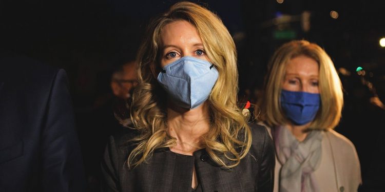 ViMoney: Bồi thẩm đoàn kết luận Elizabeth Holmes phạm tội gian lận với 4 tội danh lừa dối nhà đầu tư