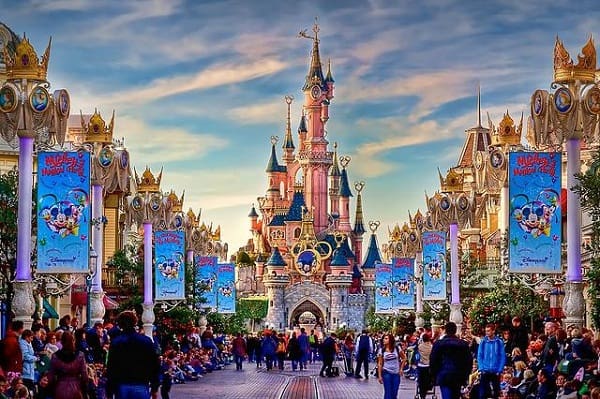 Disney định hướng phát triển Công viên giải trí Metaverse