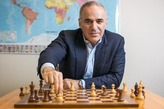ViMoney: Kiện tướng cờ vua huyền thoại Gary Kasparov kêu gọi bảo vệ Bitcoin trước Chính phủ h2