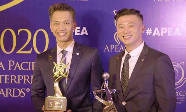 Thực hư ảnh đôi in lịch của lãnh đạo nam 'tài sắc' ngân hàng ACB