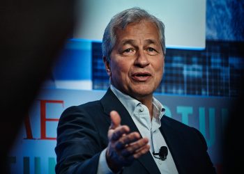 CEO JPMorgan Chase: Fed có thể thực hiện 6-7 đợt tăng lãi suất trong năm!