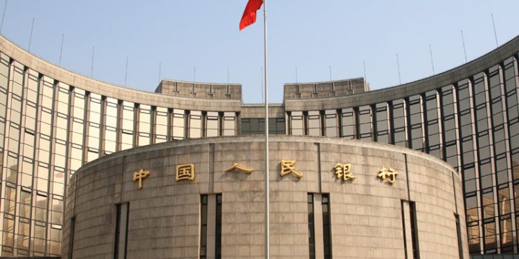 Trung Quốc hạ lãi suất trung hạn lần đầu tiên kể từ 4/2020