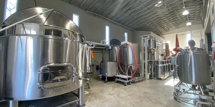 Điều kiện nấu, kinh doanh rượu ở Mỹ nghiêm ngặt đến mức nào?