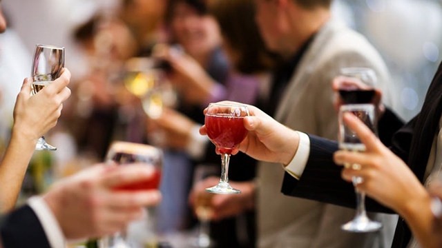 Vimoney: Điều kiện nấu, kinh doanh rượu ở Mỹ nghiêm ngặt đến mức nào?