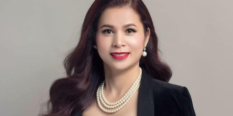 Vimoney: CEO King Coffee Lê Hoàng Diệp Thảo ra mắt tự truyện tại Dubai