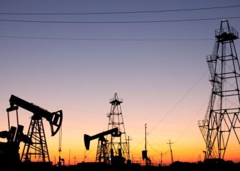 OPEC+ nâng mục tiêu tăng 400.000 thùng dầu/ngày vào tháng 2