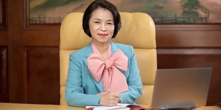 Hình ảnh bà Phạm Thu Hương lần đầu xuất hiện trước truyền thông