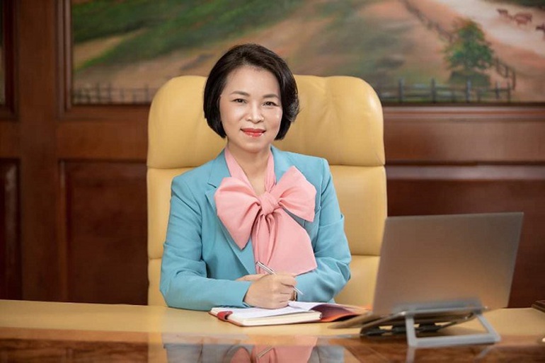 Hình ảnh bà Phạm Thu Hương lần đầu xuất hiện trước truyền thông