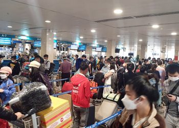 Sân bay Tân Sơn Nhất vận chuyển khoảng 72.000 người hôm nay