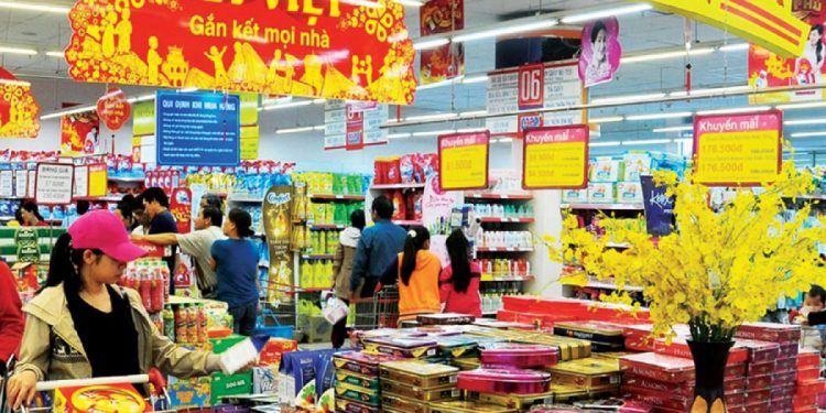 Các siêu thị đồng loạt tăng thời gian bán hàng ngày Tết