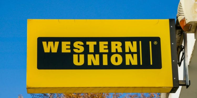 Western Union là gì? Phí chuyển tiền qua Western Union