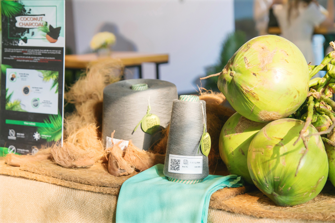 vimoney: Xanh hóa ngành dệt may bằng vỏ chai, than dừa