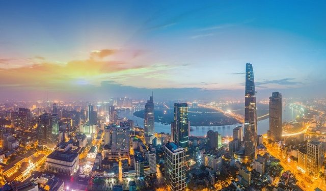 ViMoney - VinaCapital: 2022 tiếp tục là một năm thuận lợi với TTCK, đặc biệt tập trung vào cổ phiếu ngân hàng, bất động sản