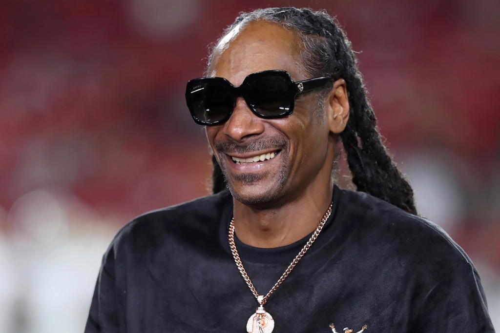 ViMoney: Bộ sưu tập NFT của Snoop Dogg có thể tạo ra hơn 125 triệu USD h1