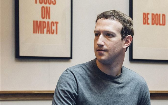 Mark Zuckberg - Ông chủ Facebook có thể bị bật khỏi top 10 người giàu nhất thế giới