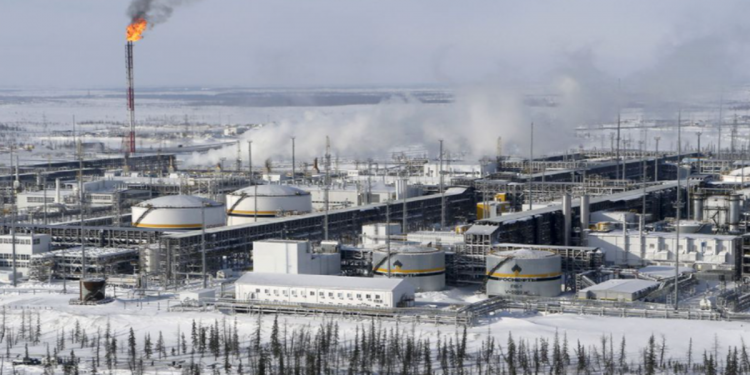 Nga bị loại khỏi SWIFT, giá dầu có thể tăng lại đỉnh 100 USD?