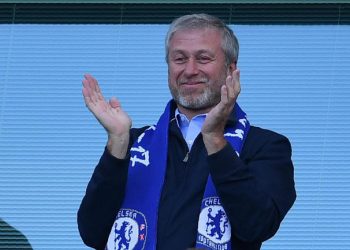 Roman Abramovich - Tỷ phú vừa trao quyền chủ tịch Chelsea giàu cỡ nào?