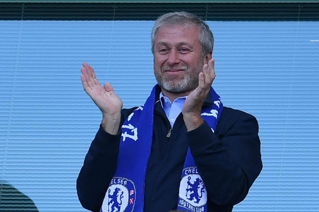Roman Abramovich - Tỷ phú vừa trao quyền chủ tịch Chelsea giàu cỡ nào?