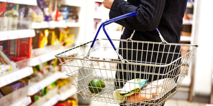 Lạm phát tồi tệ như thế nào? 4,7 triệu người Anh vật lộn với bữa ăn khi giá lương thực tăng cao