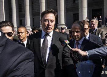 “Người sắt “Thung lũng Silicon Elon Musk và SEC lại đấu khẩu: SEC đang quấy rối tôi và Tesla!