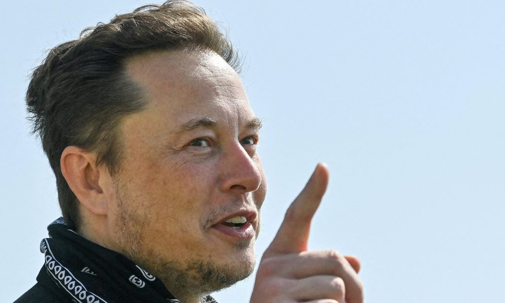 Elon Musk và SEC lại đấu khẩu