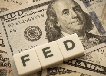 Fed chính thức cấm quan chức giao dịch chứng khoán và tiền mã hóa