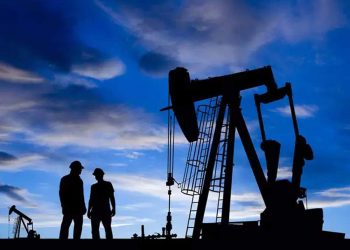 Giá dầu thế giới có thể chạm ngưỡng 150 USD/thùng