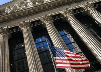 Hạ dự báo S&P 500 từ 5,100 xuống 4,900, Goldman Sachs cũng bắt đầu đầu hàng?