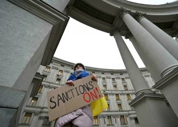 Hãy chờ giá tăng đi! Nga cảnh báo người dân Mỹ sẽ phải gánh chịu hậu quả từ các lệnh trừng phạt