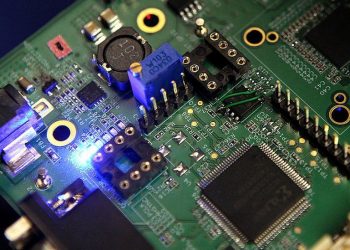 Nhà Trắng cảnh báo Nga có thể tấn công ngành công nghiệp chip của Mỹ