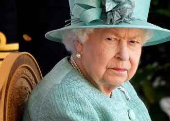 Nữ hoàng Anh dương tính với COVID-19, nước Anh dự kiến dỡ bỏ mọi hạn chế phòng dịch