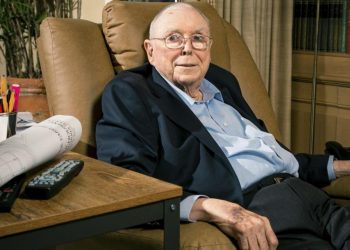 Tỷ phú Charlie Munger: Trung Quốc là món đầu tư tốt, chỉ trích tiền điện tử là “bệnh hoa liễu”