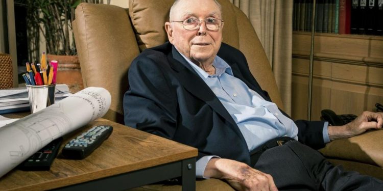 Tỷ phú Charlie Munger: Trung Quốc là món đầu tư tốt, chỉ trích tiền điện tử là “bệnh hoa liễu”