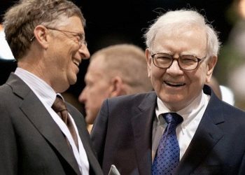 Warren Buffett phủ nhận “giao dịch nội gián”: Tôi không biết Microsoft sẽ mua Activision Blizzard