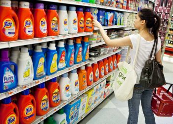 Chi phí tăng cao, các đại gia bán lẻ toàn cầu đồng loạt tăng giá