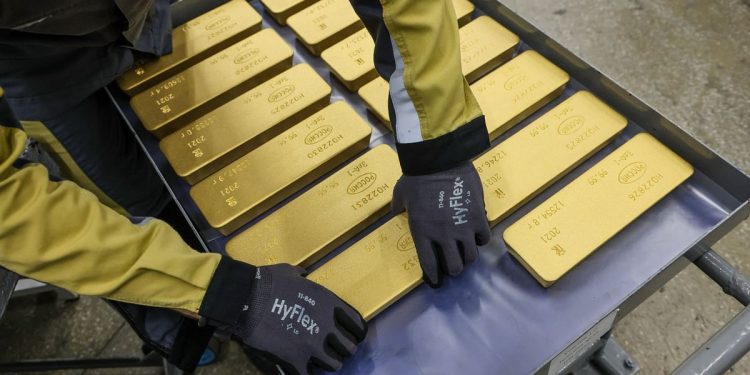 “Cơn bão” lạm phát của Mỹ khiến các nhà đầu tư lo sợ và những lời kêu gọi tìm kiếm các tài sản trú ẩn an toàn như vàng đang tăng lên