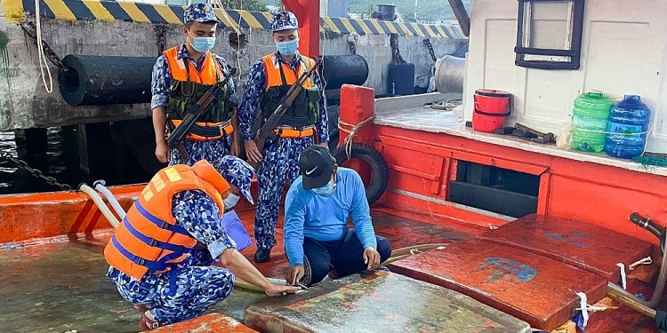 Tổng cục Hải quan chỉ đạo chống buôn lậu xăng dầu