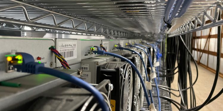 Bất chấp biến động giá, các công ty khai thác Bitcoin Mỹ vẫn mở rộng hoạt động