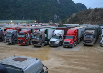 Cửa khẩu Lạng Sơn lại ùn ứ hơn 1.800 xe hàng