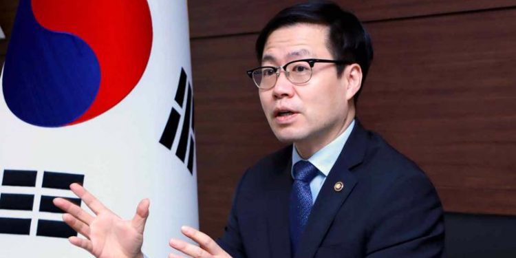 Bộ trưởng Thương mại Hàn Quốc: Cuộc khủng hoảng Nga - Ukraine có thể làm đứt gãy chuỗi cung ứng