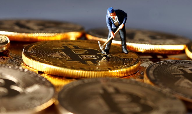 Lý do giá bitcoin phục hồi, thợ đào vẫn bán bớt