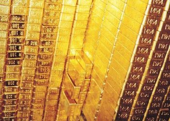 Giá vàng lập đỉnh mới, vượt 63,6 triệu đồng/lượng