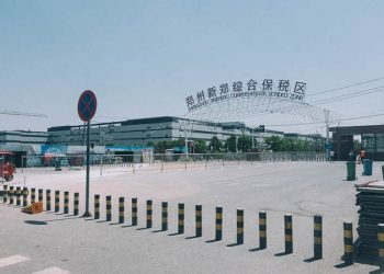 Cuộc chạy đua tuyển 20.000 công nhân cho nhà máy sản xuất iPhone lớn nhất thế giới