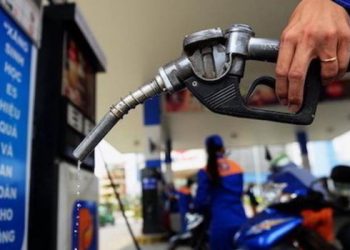 Giá xăng ngày 13/3 tăng cao nhất gần 500 đồng/lít