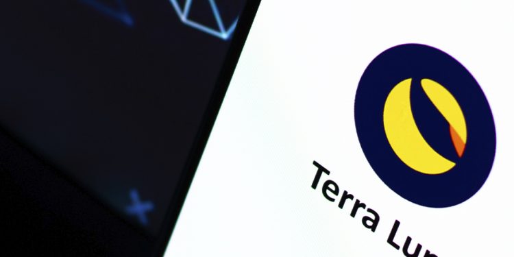Terra (LUNA) đấu tranh để giữ mốc giá 80 đô la khi FTX niêm yết UST